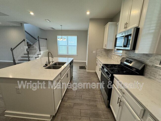 Building Photo - 13823 Rangeland Blvd