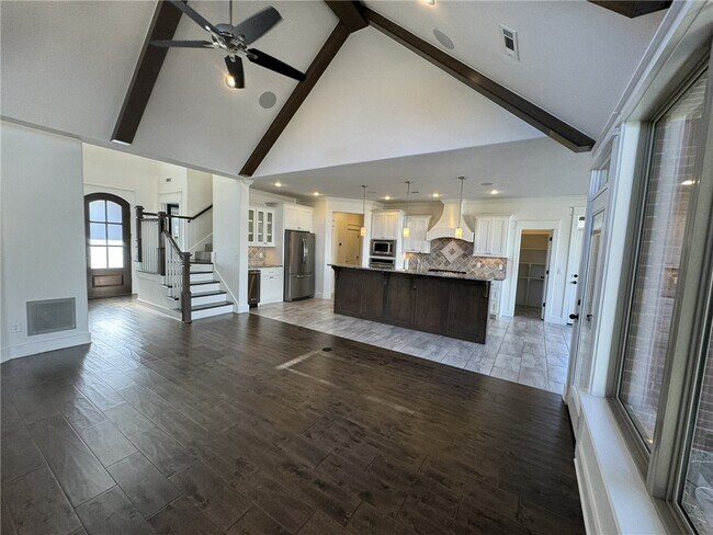 Building Photo - 21 S Prairie Dunes Dr