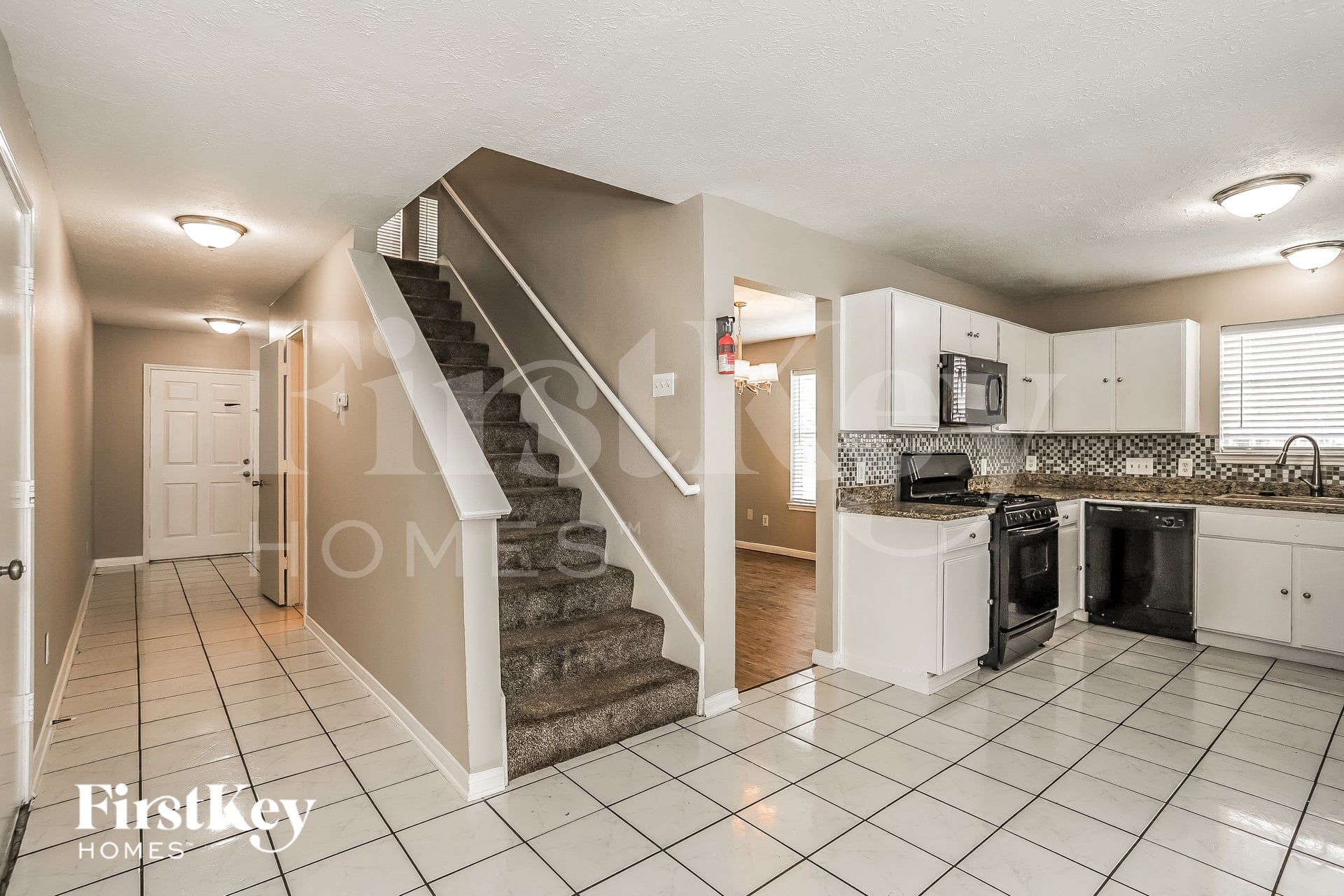 Building Photo - 518 Foxglove Dr