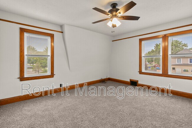 Building Photo - 2250 Florence Blvd
