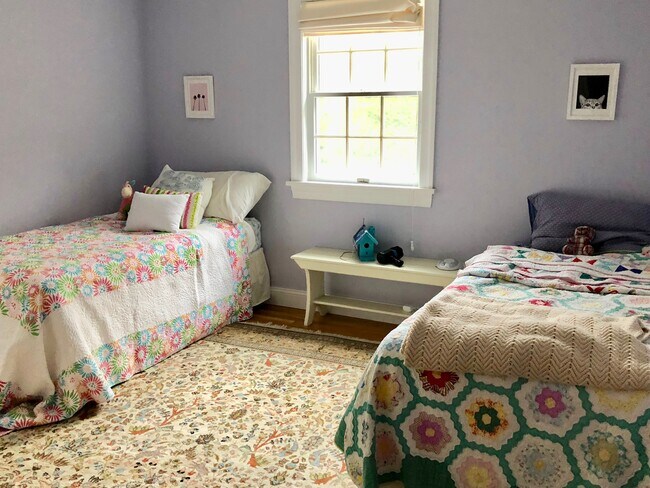 Building Photo - 10 Deer Path