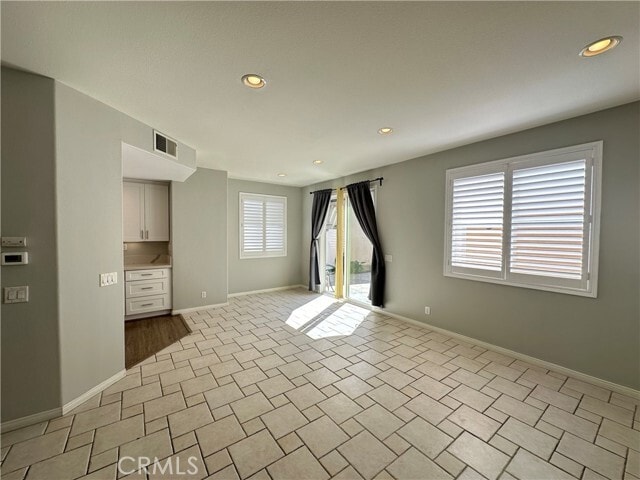 Building Photo - 146 St James