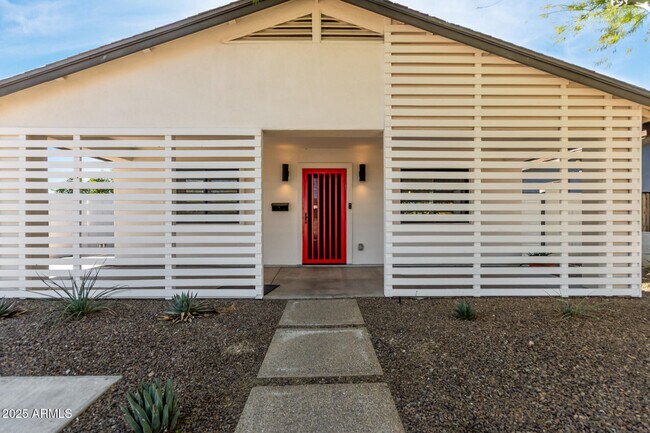 Building Photo - 1129 E McKinley St