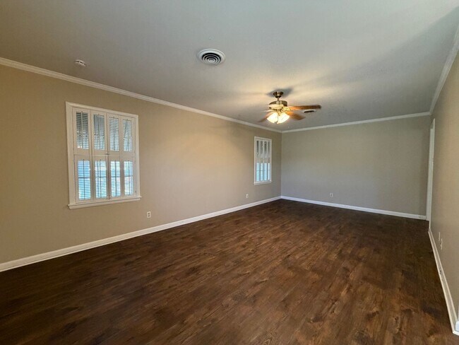 Building Photo - 4416 Granbury Rd