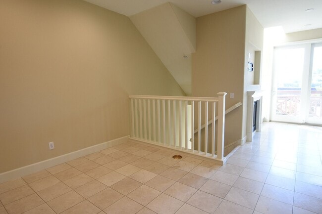 Building Photo - Beautiful & Contemporary 4 Bedroom 3 Bath Tri-level Townhome with Cupertino Schools