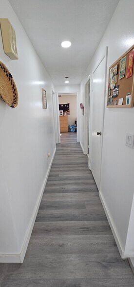 Building Photo - 128 Triphammer Ter