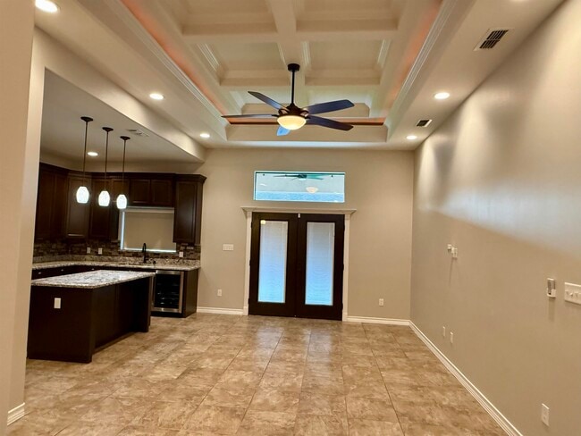 Building Photo - 216 Canyon Oak Dr