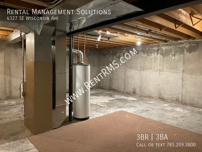 Building Photo - 4327 SE Wisconsin Ave