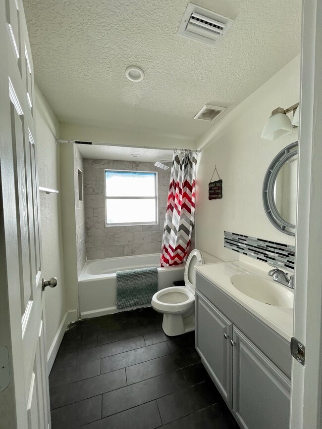 Building Photo - 3047 Herold Dr