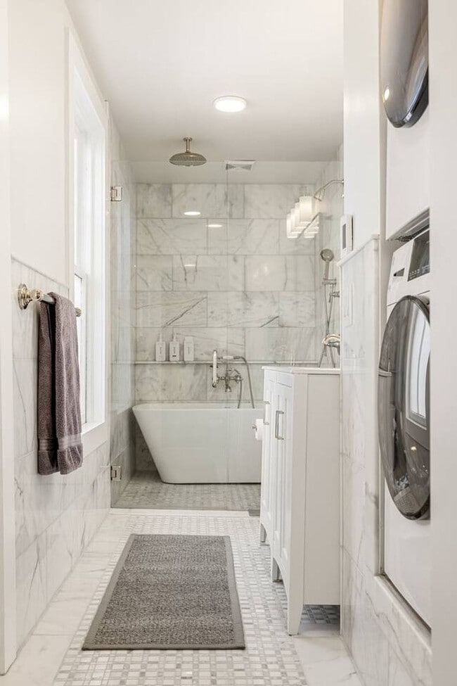 Building Photo - 1326 Broadway