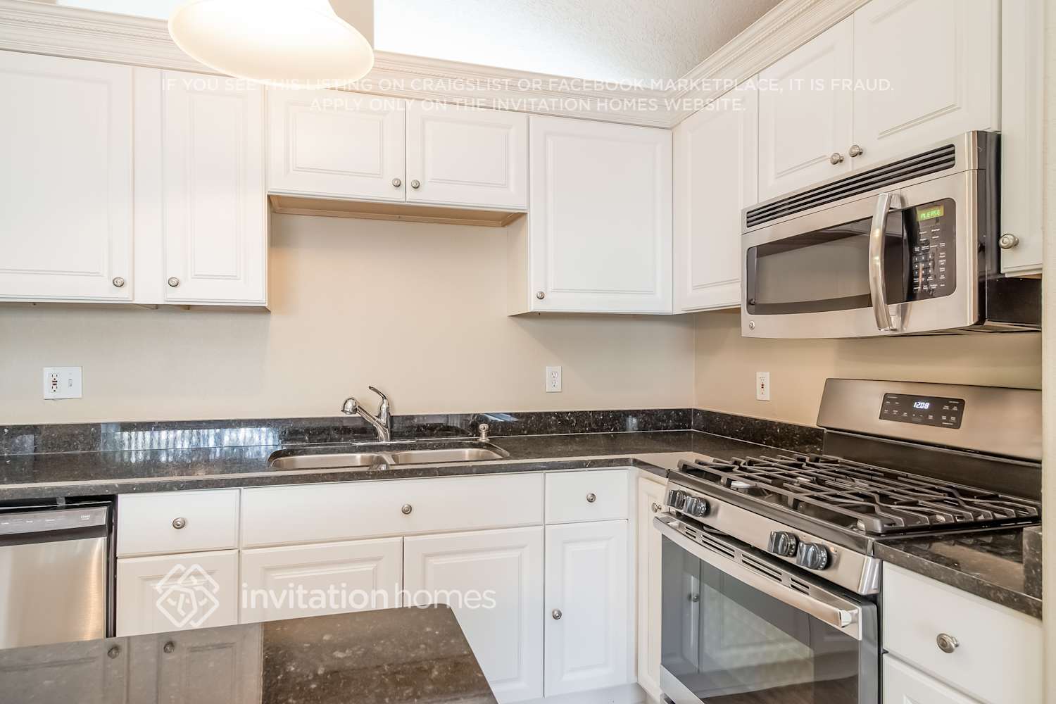 Building Photo - 2825 Falcon Crest Pl