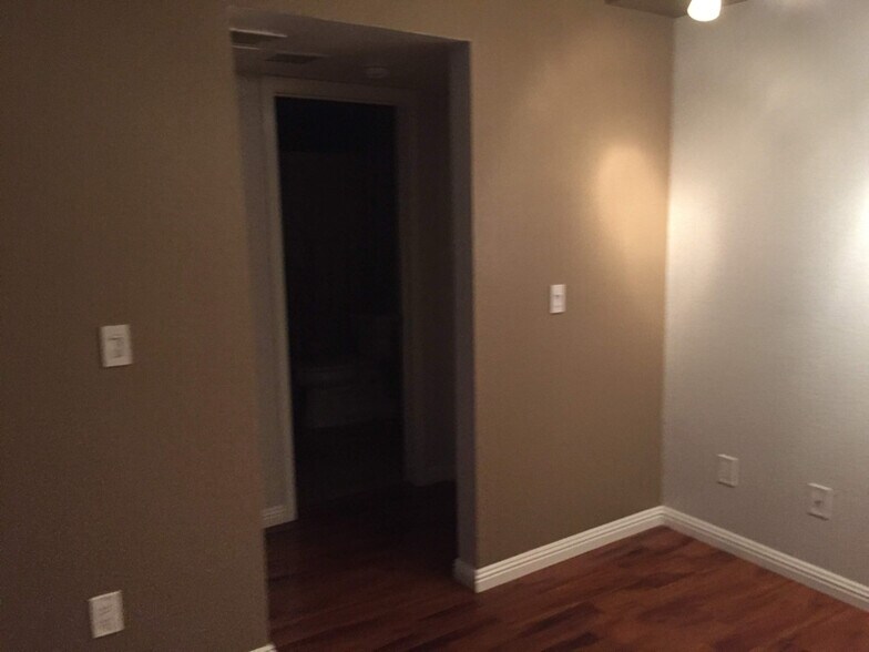 Building Photo - 2499 Alveswood Cir
