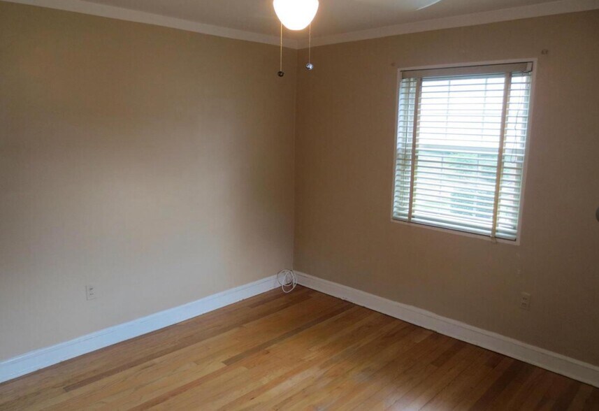 Building Photo - 5314 8th Rd S