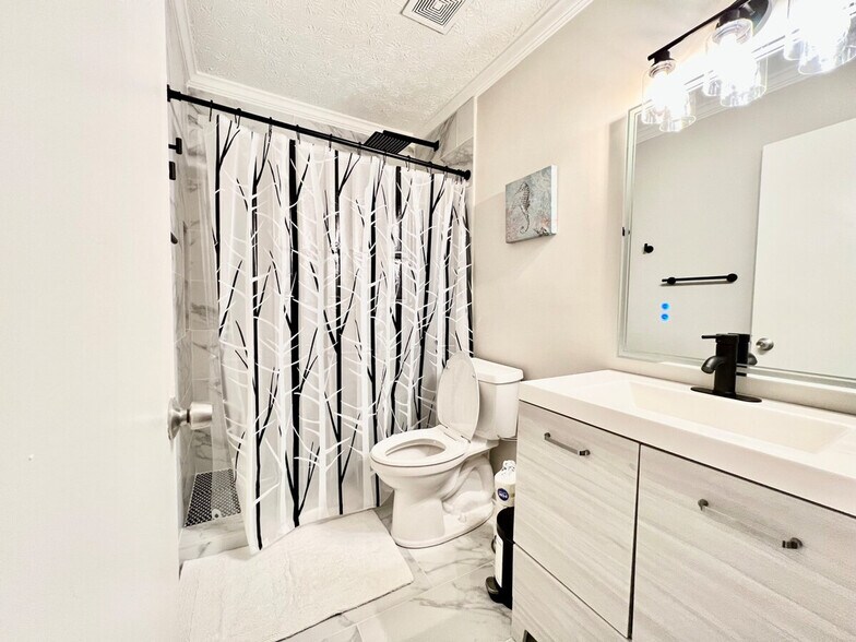 Building Photo - 1342 Country Downs Dr