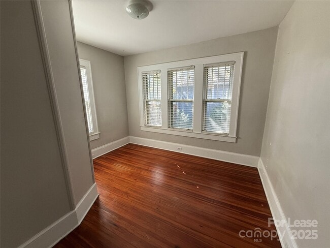 Building Photo - 319 Grandin Rd