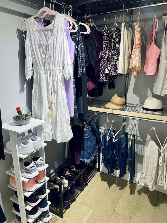 Master Closet - 603 Davis St