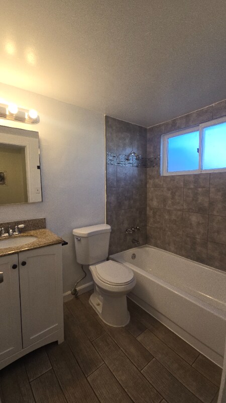 Building Photo - 720 N Marengo Ave