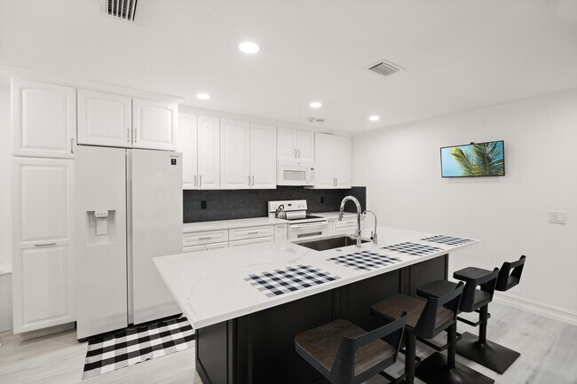 Building Photo - 147 Coventry Pl