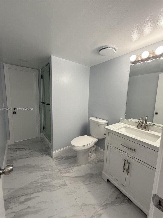 Building Photo - 5416 Eagle Lake Dr