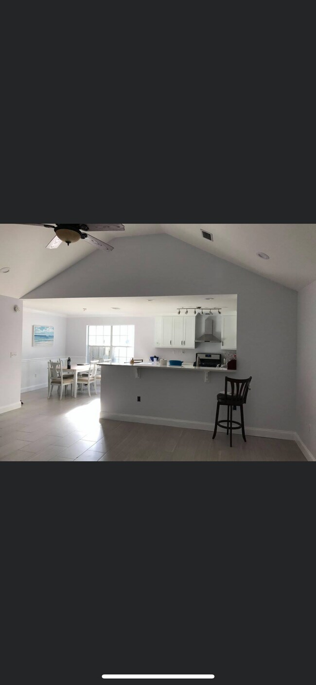 Kitchen - 3622 Azalea Dr