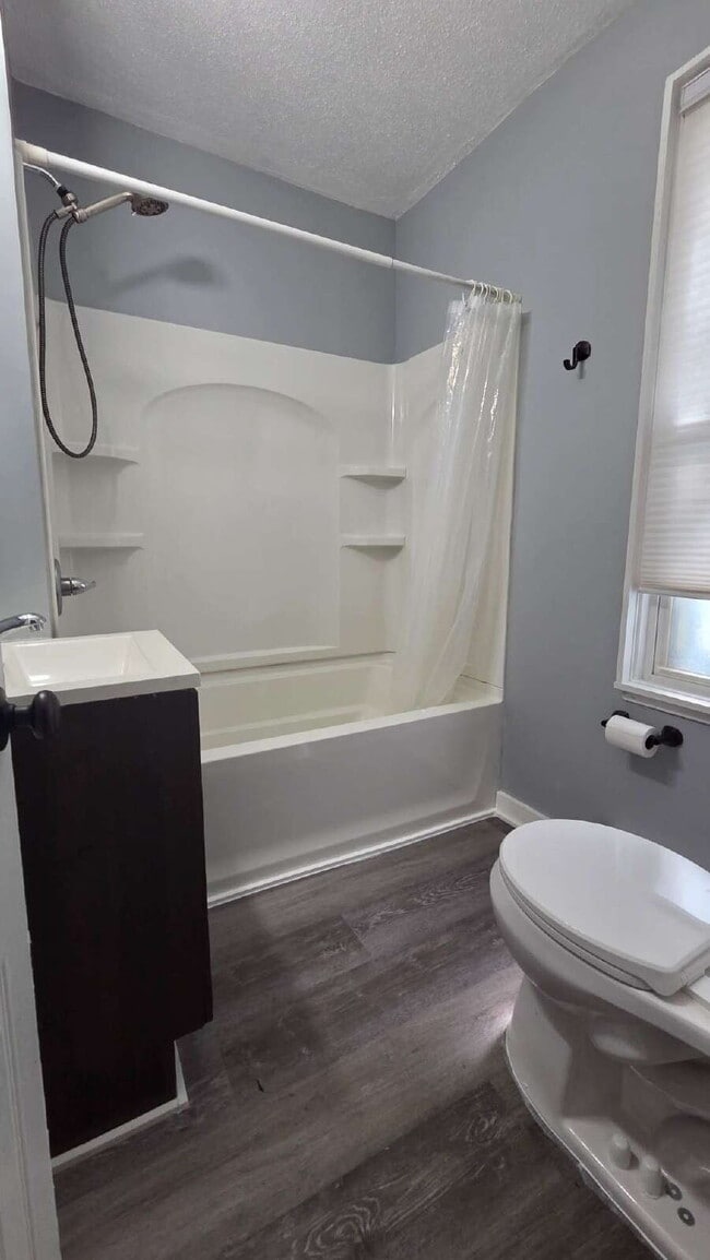 Building Photo - 1BR 1BA Main Level Unit - Tri-plex Property in Stillwater