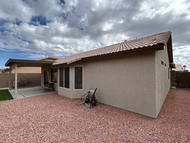 Building Photo - 14658 W Marcus Dr