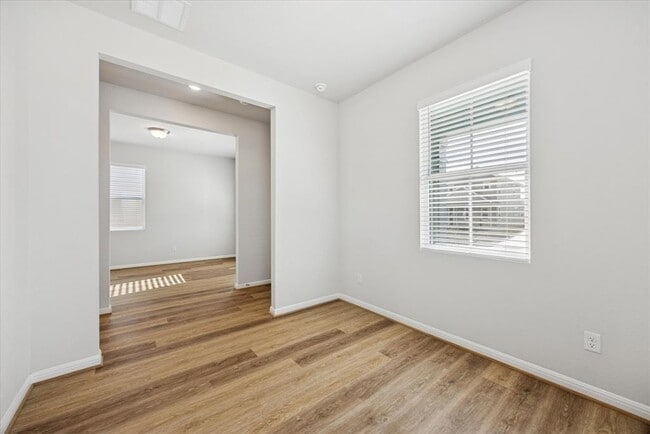 Building Photo - 103 Elm Br Trl