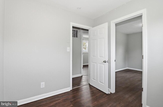 Building Photo - 4 Coville Dr