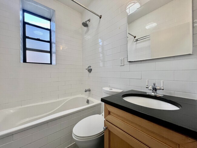 Building Photo - 609 W 137th St