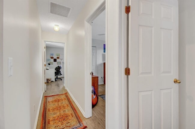 Building Photo - 880 Oak Arbor Cir