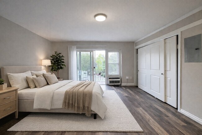 Building Photo - 625 Main St