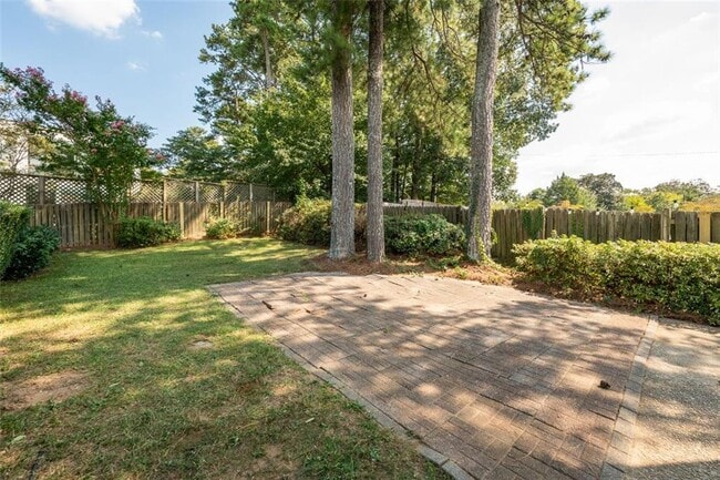 Building Photo - 1205 Spring Valley Ln NE