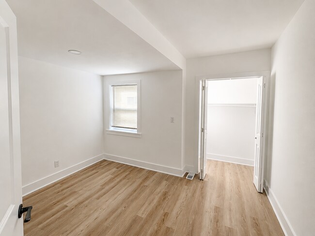 Building Photo - 741 Walnut St