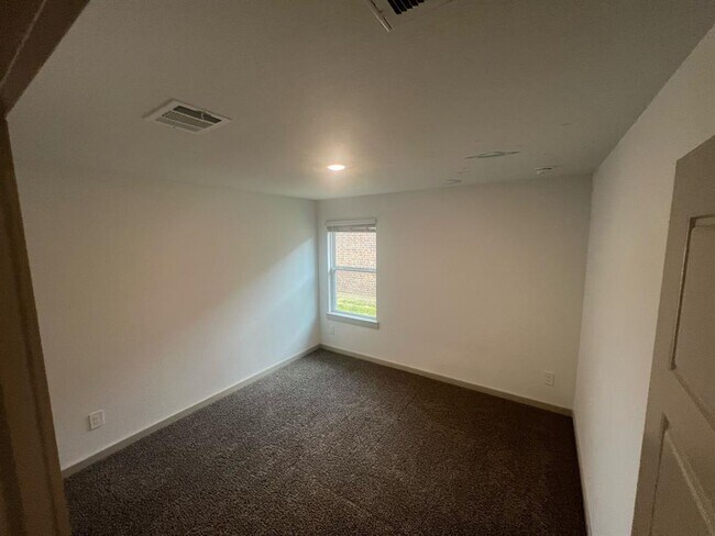 Building Photo - 7915 Murciana Dr