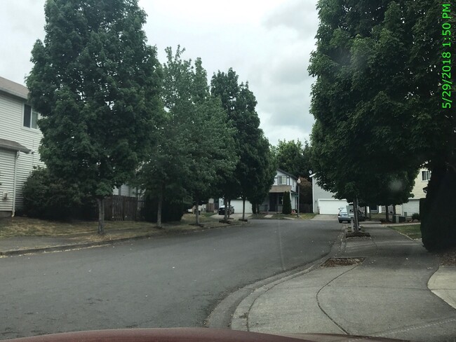 Building Photo - Excellent Location in Fishers Landing near...