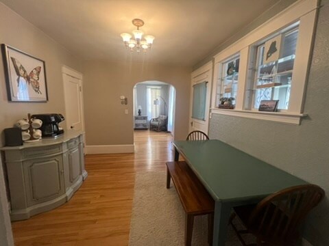 Dining Area-Seating for 4 - 162 Broadway