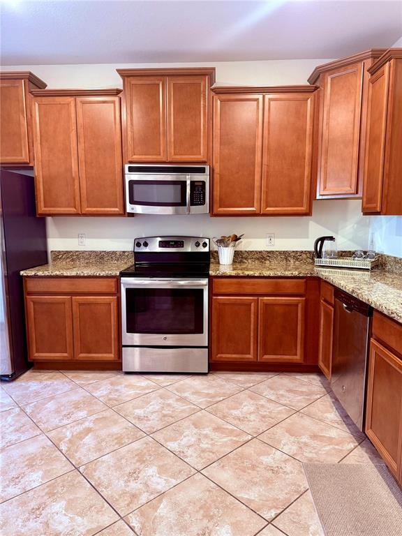 Building Photo - 2411 Willimette Dr