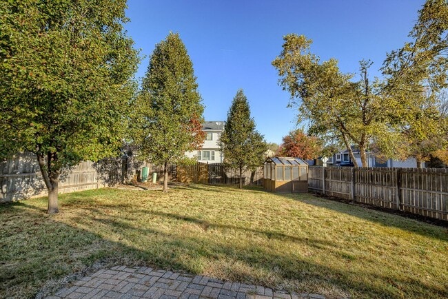 Building Photo - 3 Bedroom In A Great Location!!