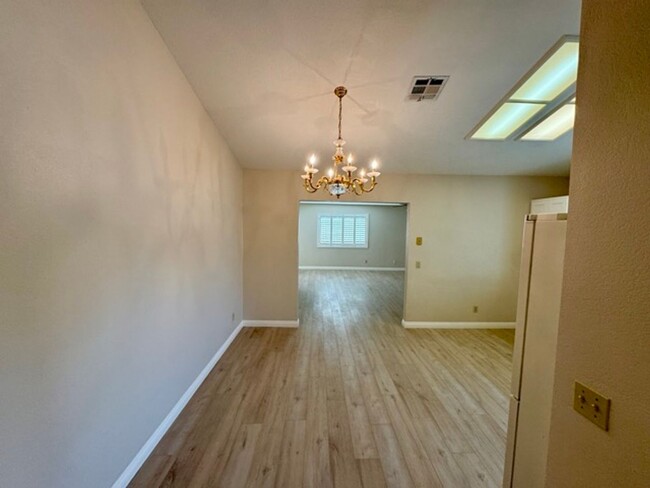 Building Photo - Beautifully Updated 3-Bedroom Home with Ne...