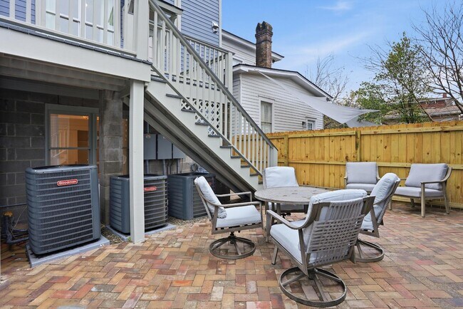 Building Photo - 309 Lorch St