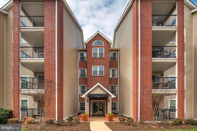 Building Photo - 3307 Wyndham Cir
