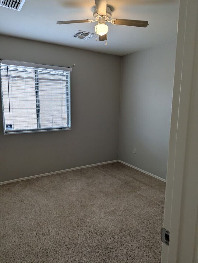 Building Photo - Great Northwest Home with Solar!