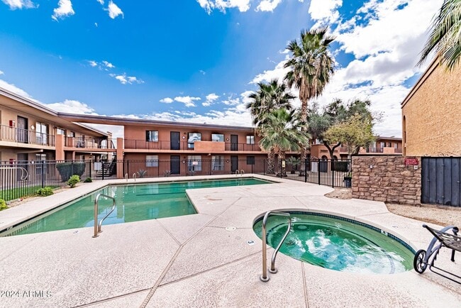 Building Photo - 7110 E Continental Dr