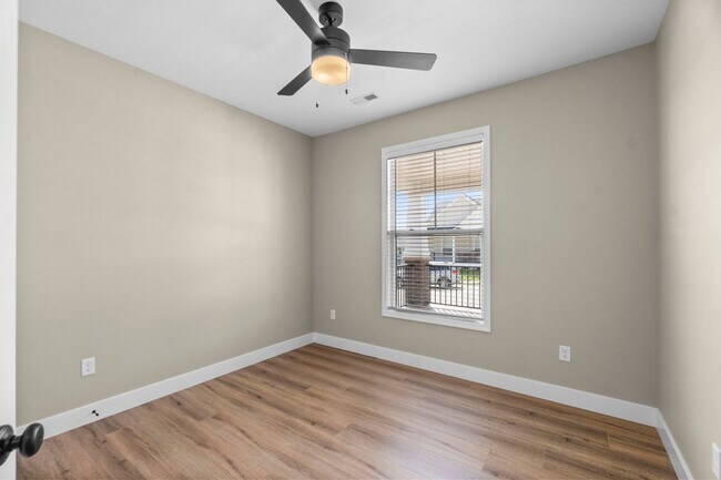 Building Photo - 2272 Heywood Mdws