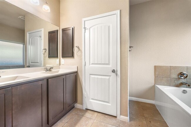 Building Photo - 125 Serrano St