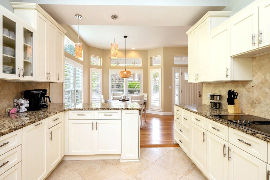 Building Photo - 82 Mark St