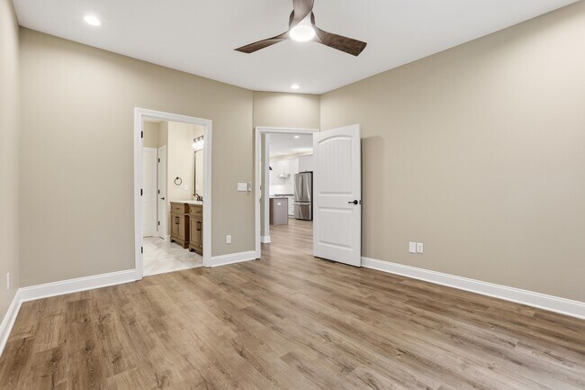 Building Photo - 238 Sugartree Ln