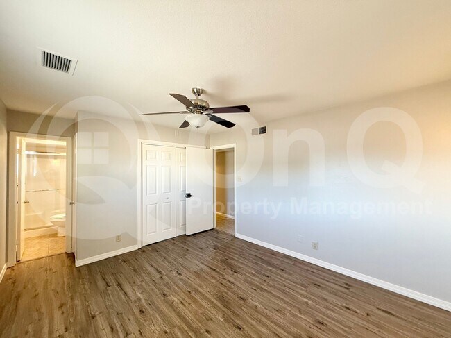Building Photo - 1307 W Elna Rae St