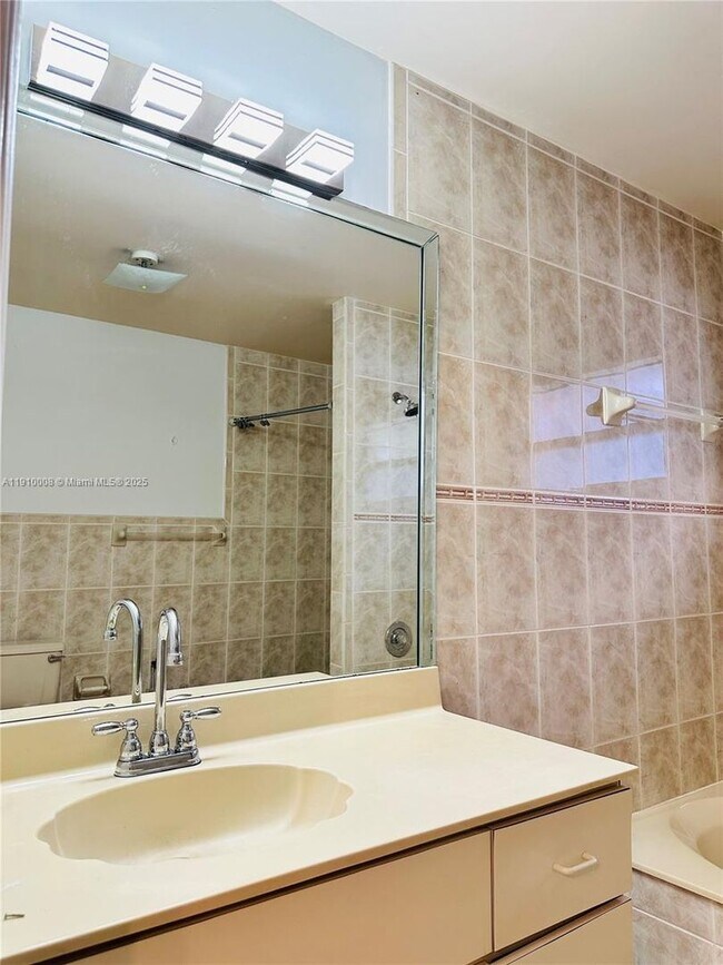 Building Photo - 1101 NW 134th Pl