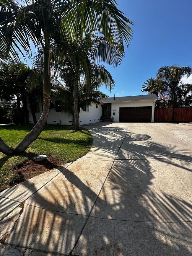 Primary Photo - Gorgeous 3-Bedroom 2 bath Home with Pool A...